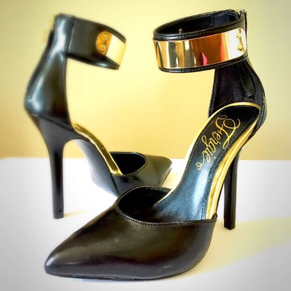 Fergie black and gold pumps